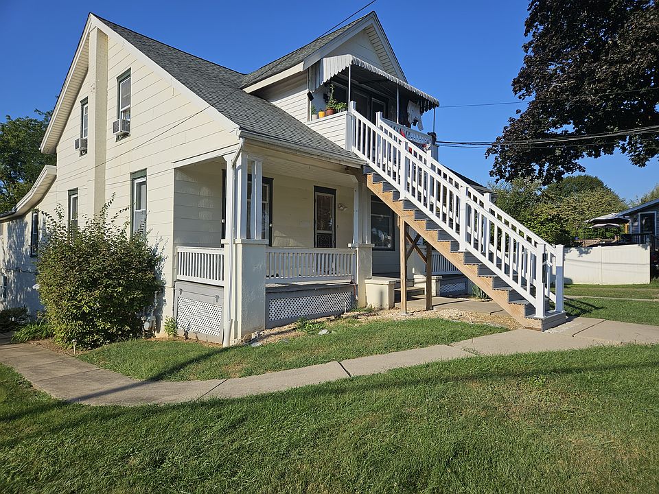 1st image of 619 W High St #4