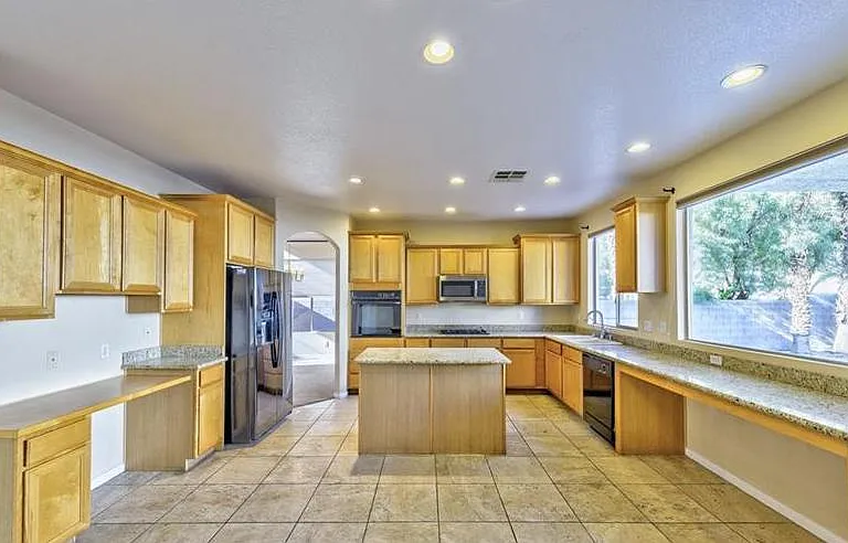 10852 Montasola St — Photo 11