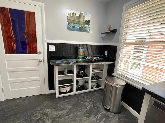 4 bed, 1389 sqft, $4,000 — Photo 2