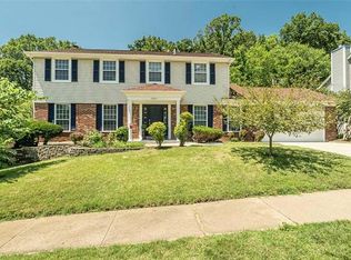 14917 Royalbrook Dr, Chesterfield, MO 63017