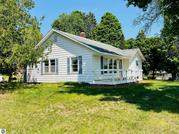 801 N Bridge St, Bellaire, MI 49615