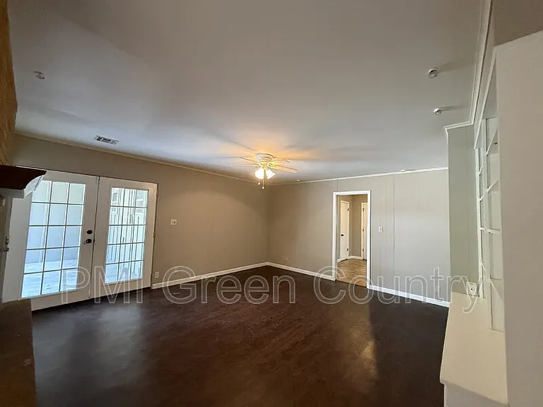 5919 E 45th St — Photo 11