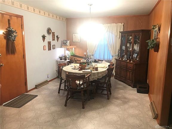 2nd image of 809 Terry Ln