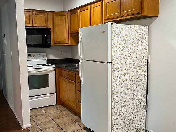 2nd image of 1312 34th St #8