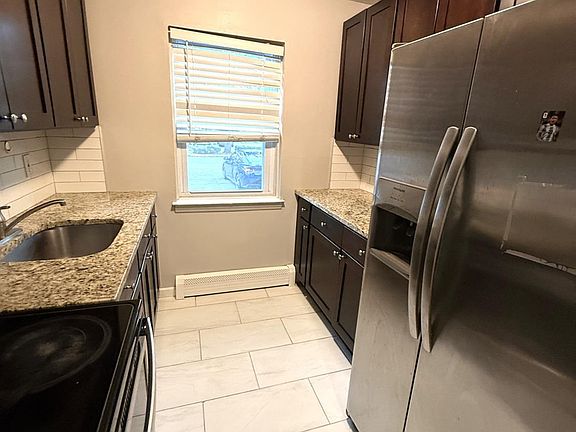 5th image of 289 Main St APT 11L