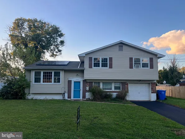 204 N Harrison Ave, Edgewater Park, NJ 08010