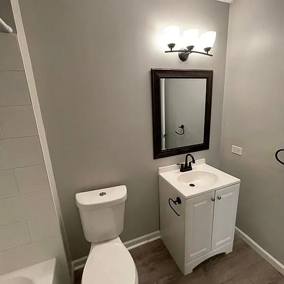 1119 Custer St #202 — Photo 10