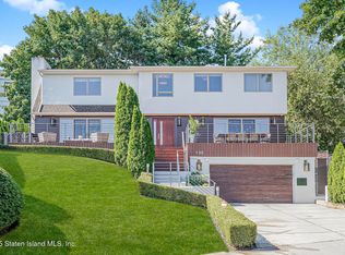 135 Nixon Ave, Staten Island, NY 10304