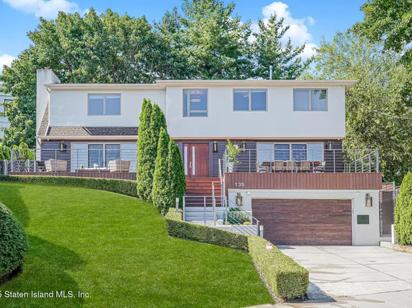 135 Nixon Ave, Staten Island, NY 10304