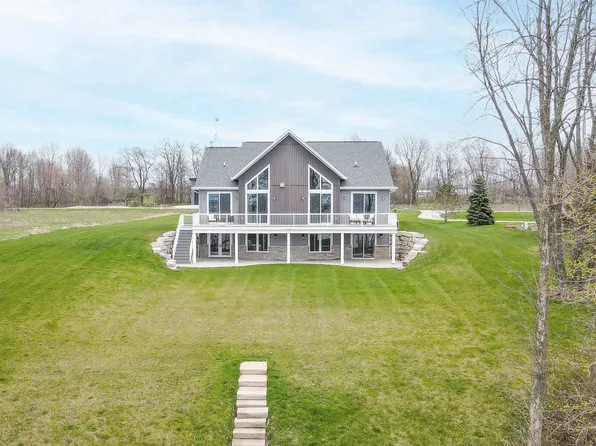 N2311 Lakewood Ln, Chilton, WI 53014