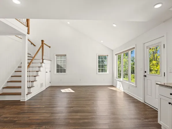 653 Delaware Avenue, 653 Delaware Ave APT B, Delmar, NY 12054