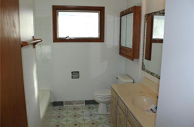 2nd image of 409 Tompkins Dr