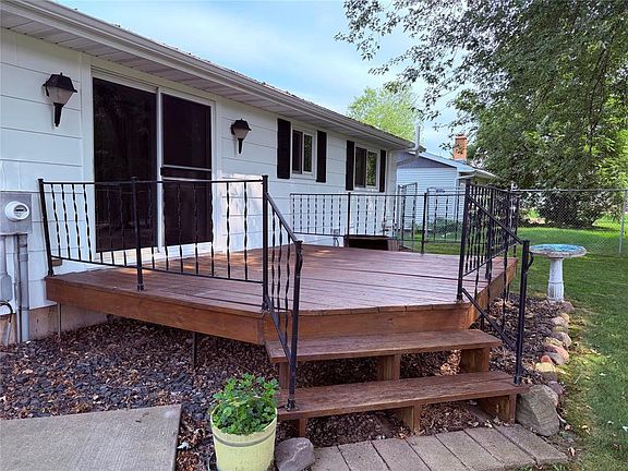 4th image of 305 W Elm Street