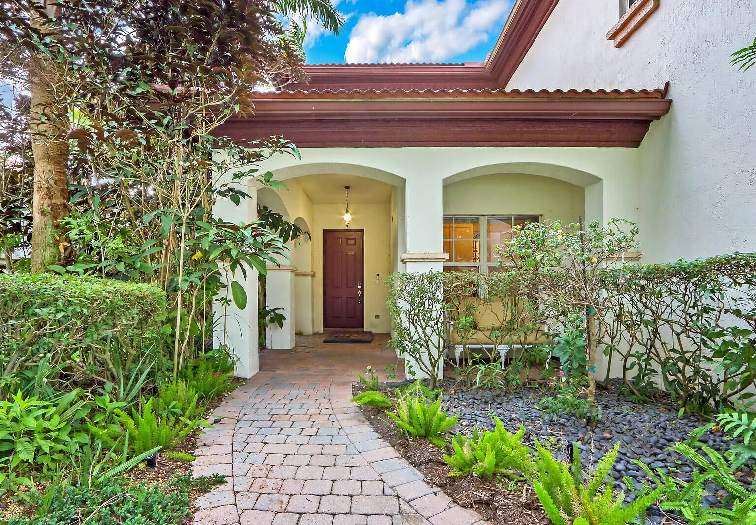 4 bed, 3.0 bath, 2729 sqft, $6,700 — Photo 3