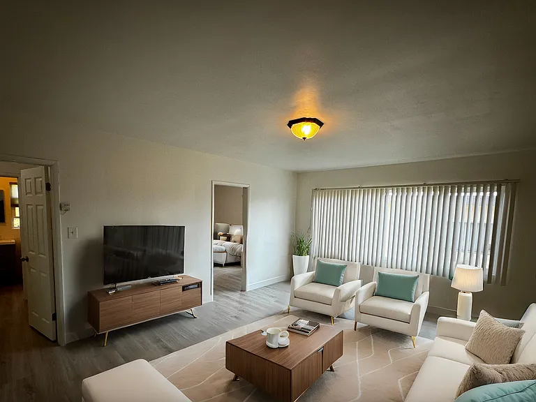 2032 S Shenandoah St #4 — Photo 11