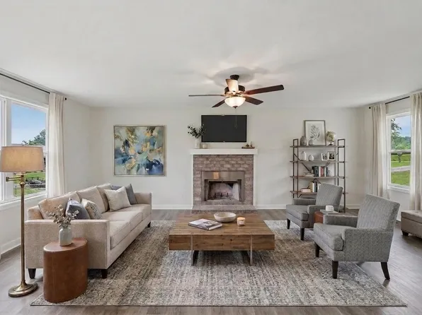 346 E Harris Rd, Bethpage, TN 37022