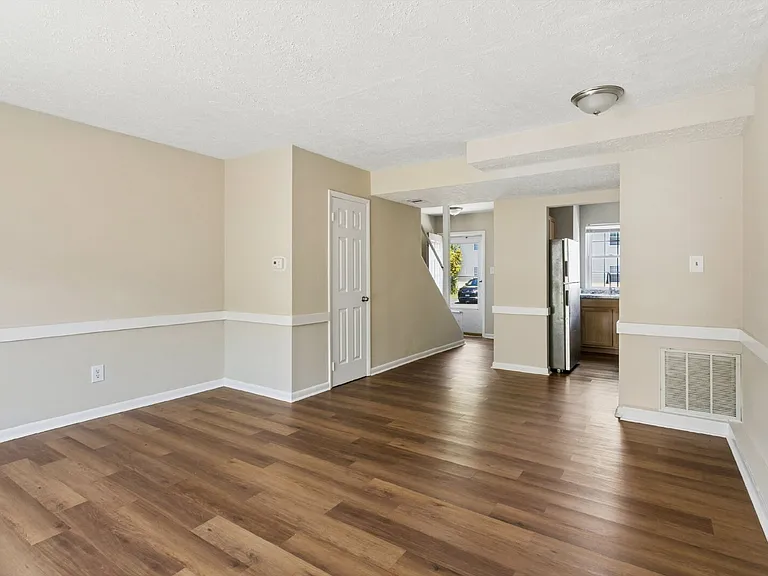 506 Genneys Way — Photo 11