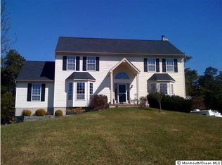 16 Twin Oaks Ct, Jackson, NJ