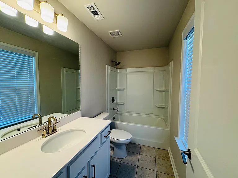 3716 Davis Cir — Photo 17
