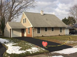 29 Marblestone Ln, Willingboro, NJ 08046