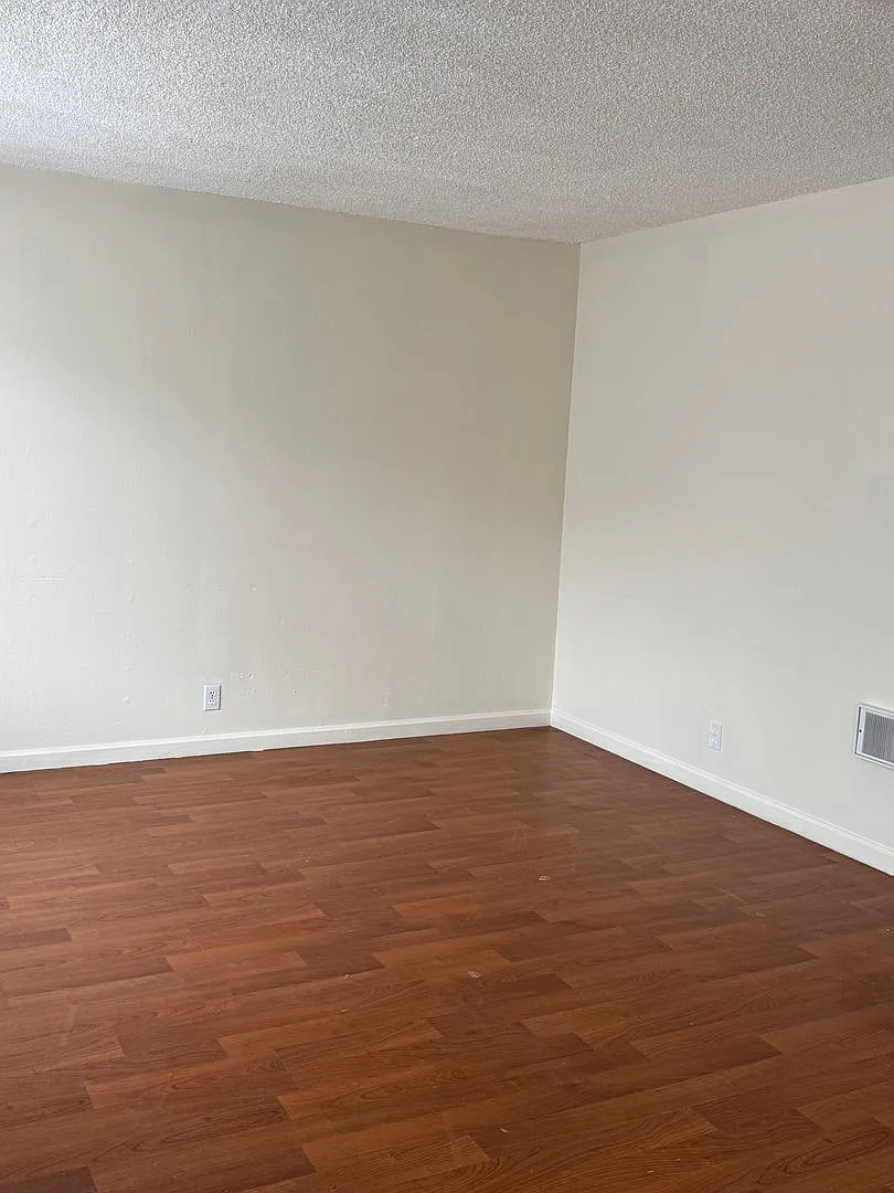 713 North C — Photo 1