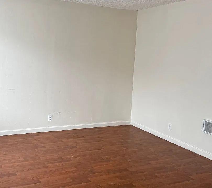 713 W North Ave #C