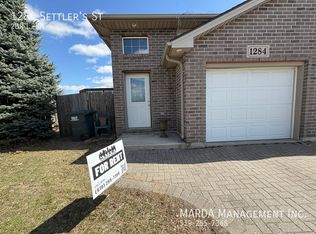 1284 Settlers St, Windsor, ON N9G 2W8