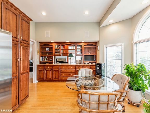 3rd image of 9136 Arbour Walk Dr