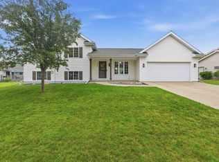 405 Crowfoot Ave, Fond Du Lac, WI 54935