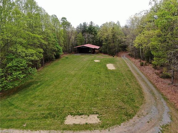 3rd image of 228 Red Maple Ln