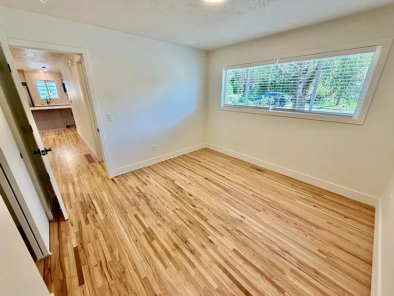 7407 SW 36th Ave — Photo 15