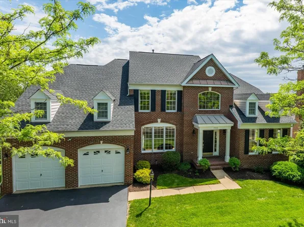 19988 Hazeltine Pl, Ashburn, VA 20147