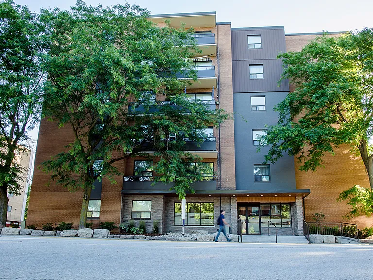 455 Maple Ave — Photo 10