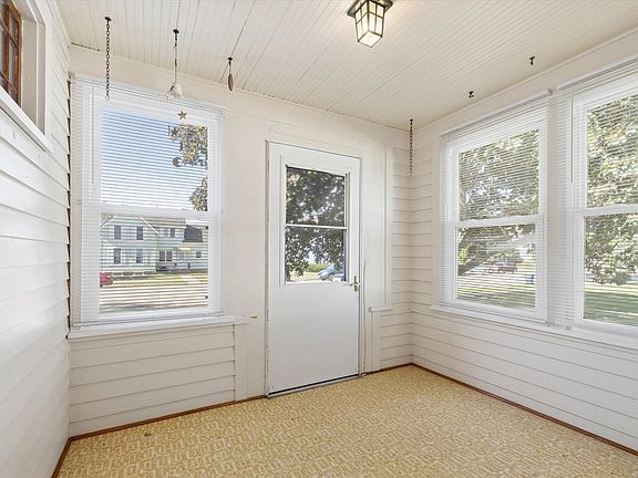 5th image of 713 8th St