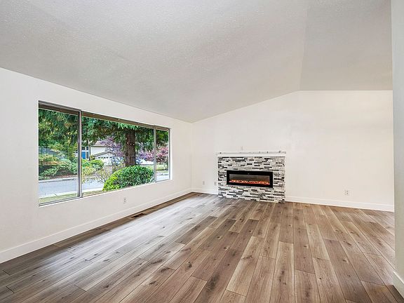 4th image of 10514 164th Ave NE