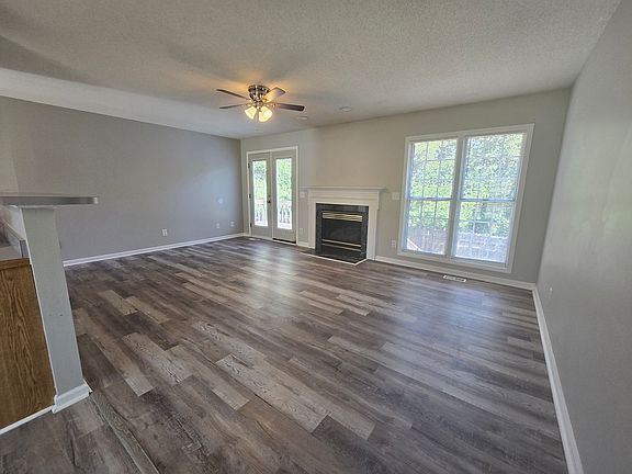 4th image of 1594 Ponderosa Trl