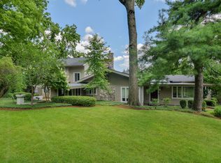 221 Hawley Ln, Geneva, IL 60134