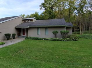 3830 Henneberry Rd, Jamesville, NY 13078
