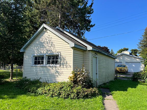 4th image of 1004 Kimball St