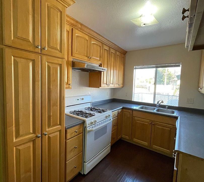 1st image of 1809 Wilcox Ave APT D