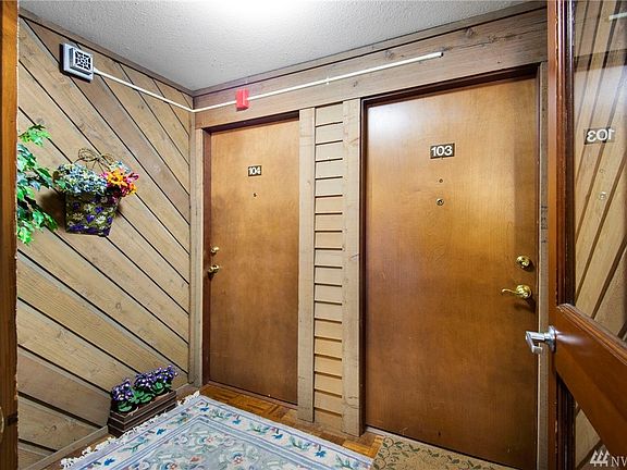 4th image of 921 Pershing Ave