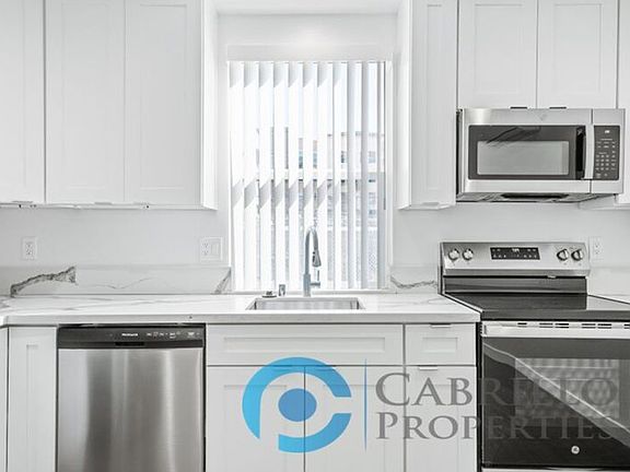 5th image of 4425 52nd St