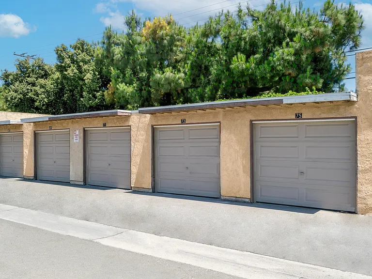 Vista View Apartments — Photo 9