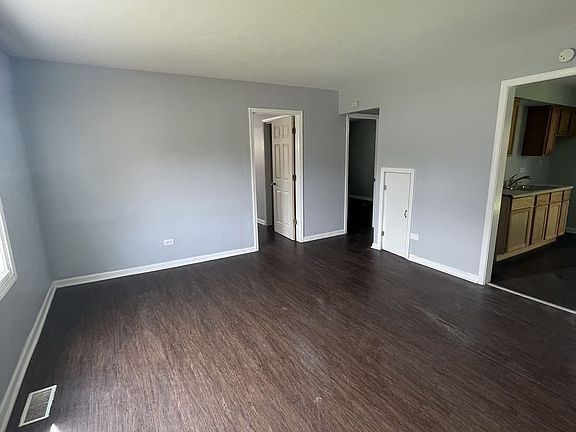 2nd image of 428 Hickory St #1S