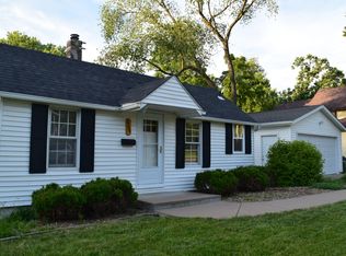 2304 23rd Street Ct, Bettendorf, IA