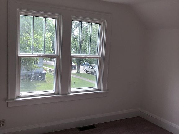4th image of 640 W Stanton Ave
