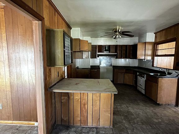 5th image of 133 Thornton Dr