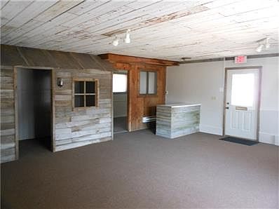 Main room 23x20 side door to entrance off from Patio