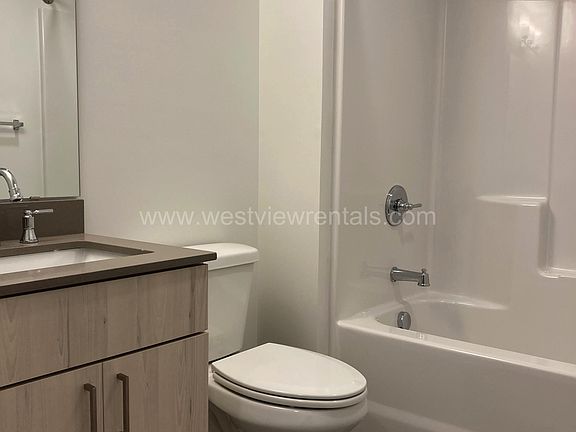 4th image of 1404 11th St #10742113