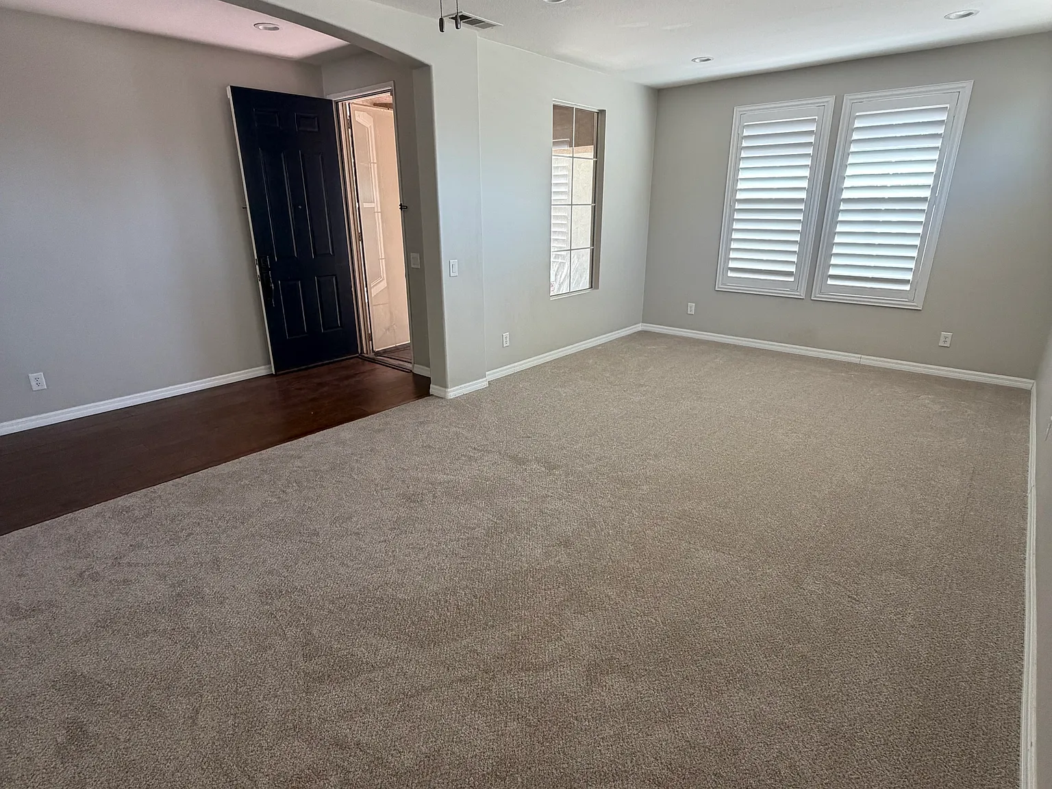 4 bed, 2320 sqft, $3,995 — Photo 3
